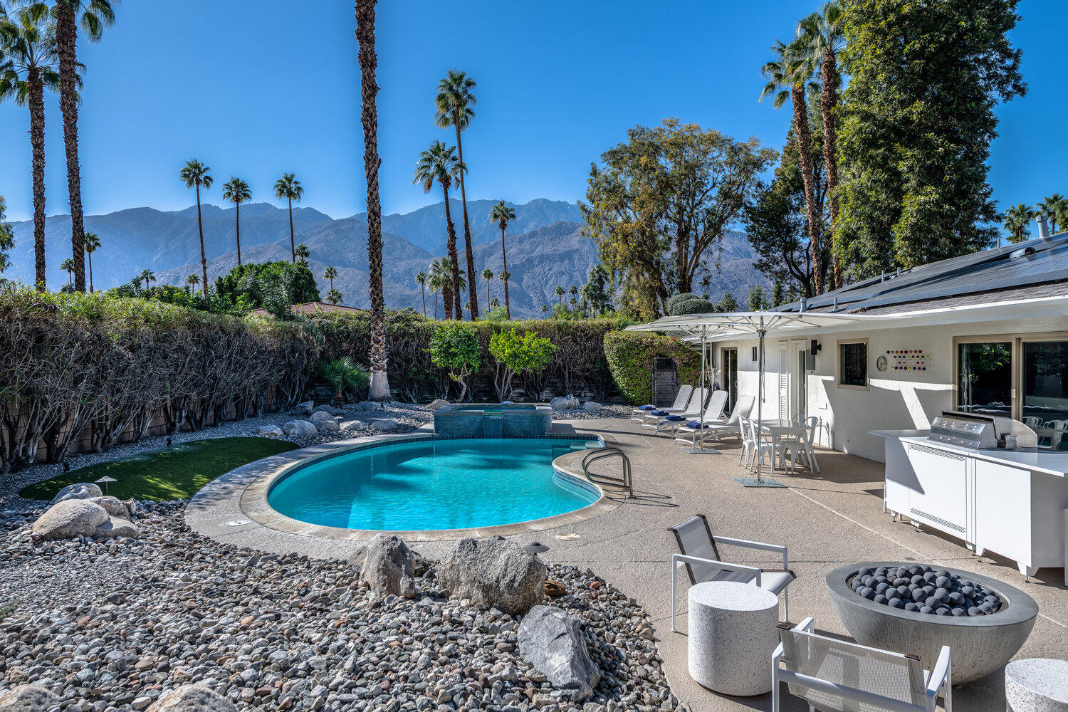 Palm Springs, California 92264, United States, 3 Bedrooms Bedrooms, ,2 BathroomsBathrooms,Residential,Active,241407