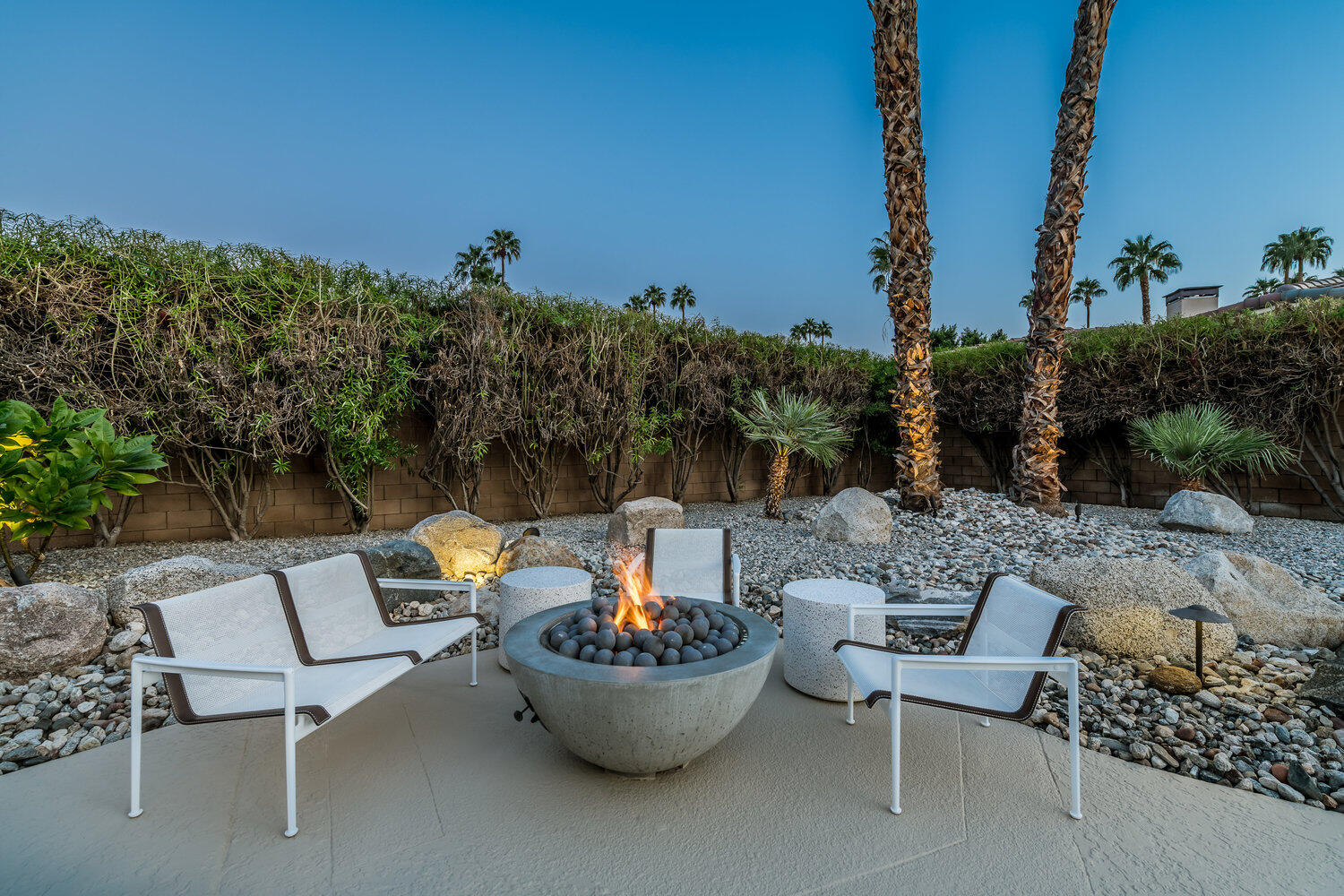 Palm Springs, California 92264, United States, 3 Bedrooms Bedrooms, ,2 BathroomsBathrooms,Residential,Active,241407