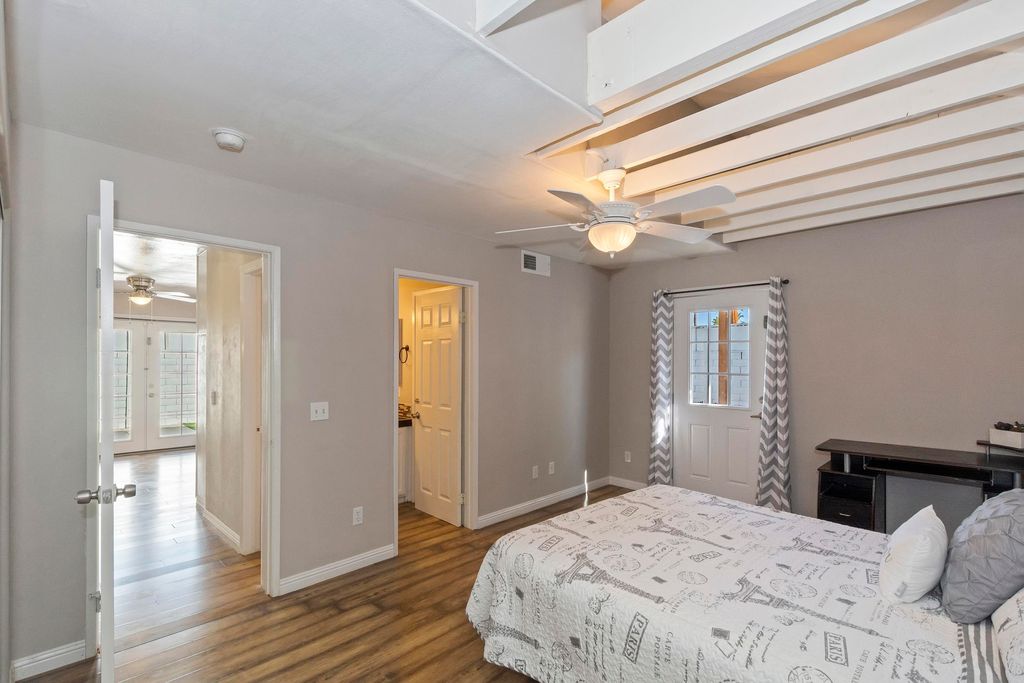 listing image 10995960935663420723