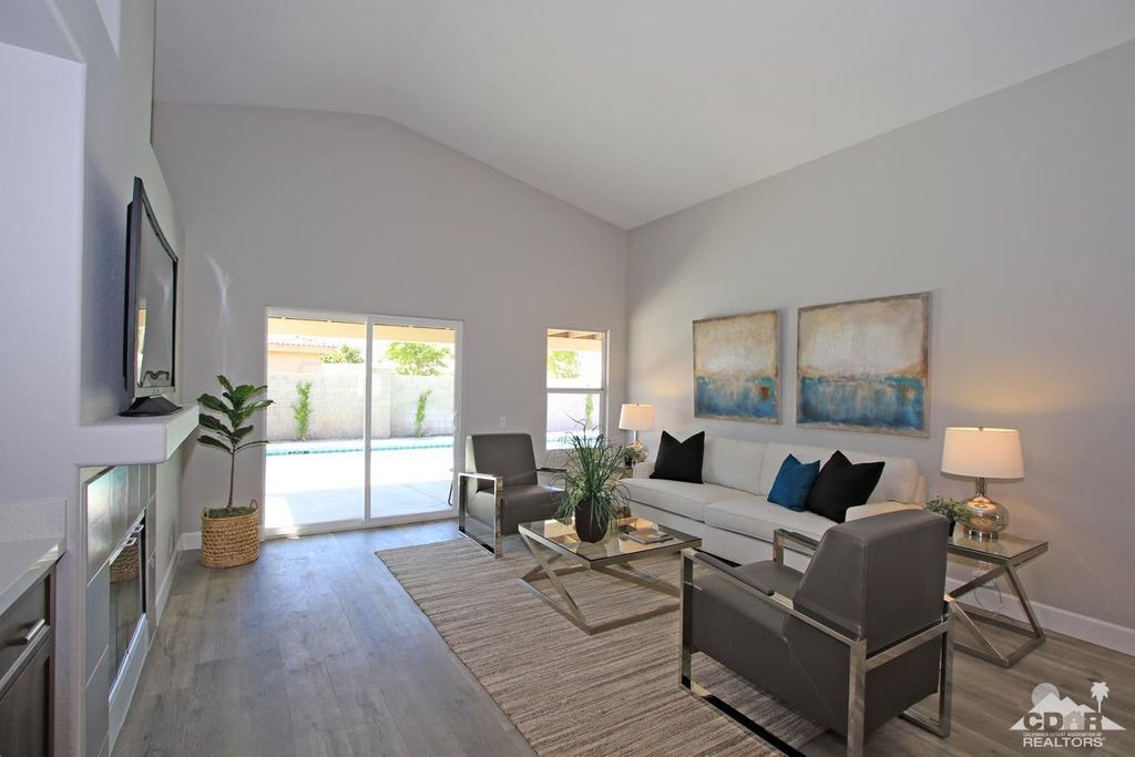 listing image 10995671849406465530