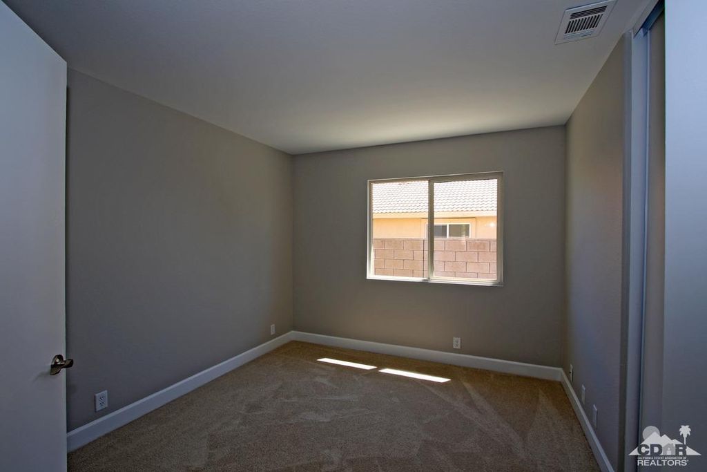 listing image 10997323808369952166