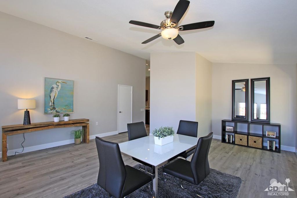listing image 10998404622626345003