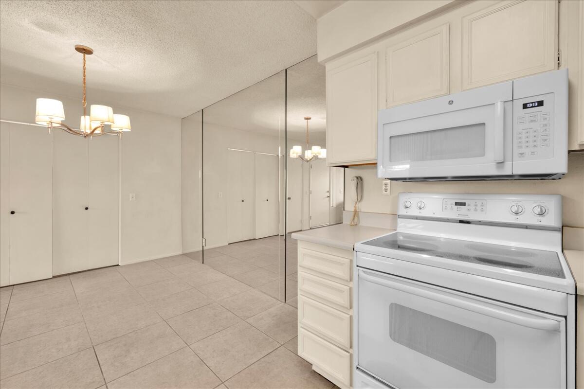 Palm Springs, California 92262, United States, 2 Bedrooms Bedrooms, ,2 BathroomsBathrooms,Residential,Active,256348