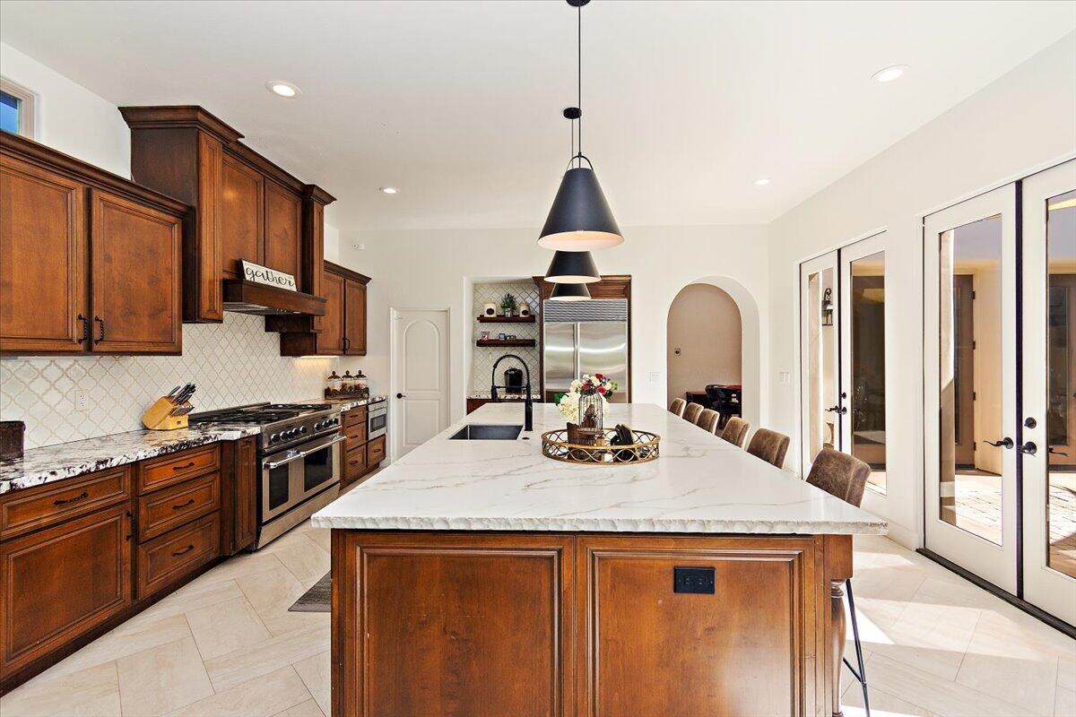 La Quinta, California 92253, United States, 5 Bedrooms Bedrooms, ,5 BathroomsBathrooms,Residential,Pending,102591