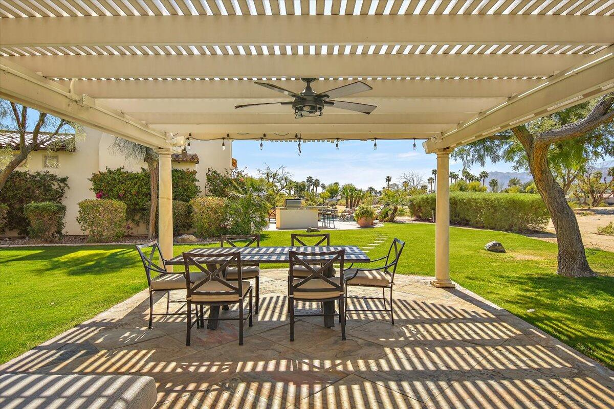 La Quinta, California 92253, United States, 5 Bedrooms Bedrooms, ,5 BathroomsBathrooms,Residential,Pending,102591