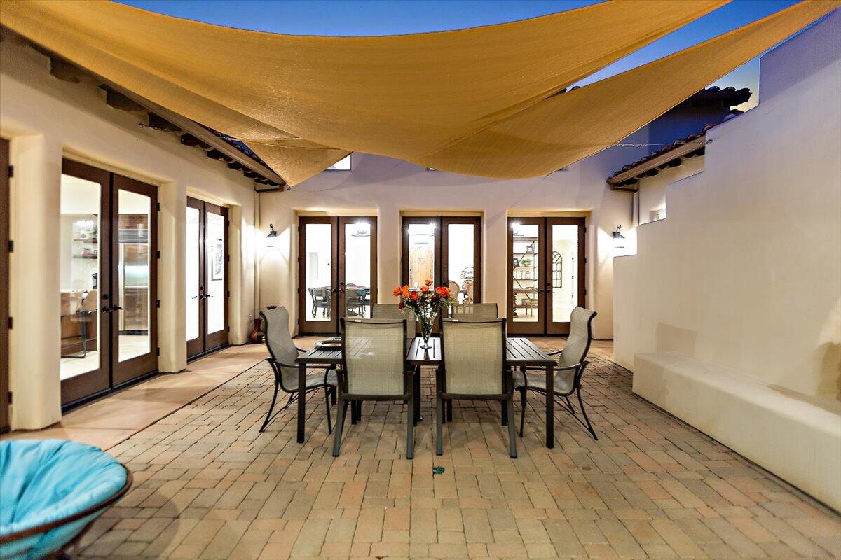 La Quinta, California 92253, United States, 5 Bedrooms Bedrooms, ,5 BathroomsBathrooms,Residential,Pending,102591