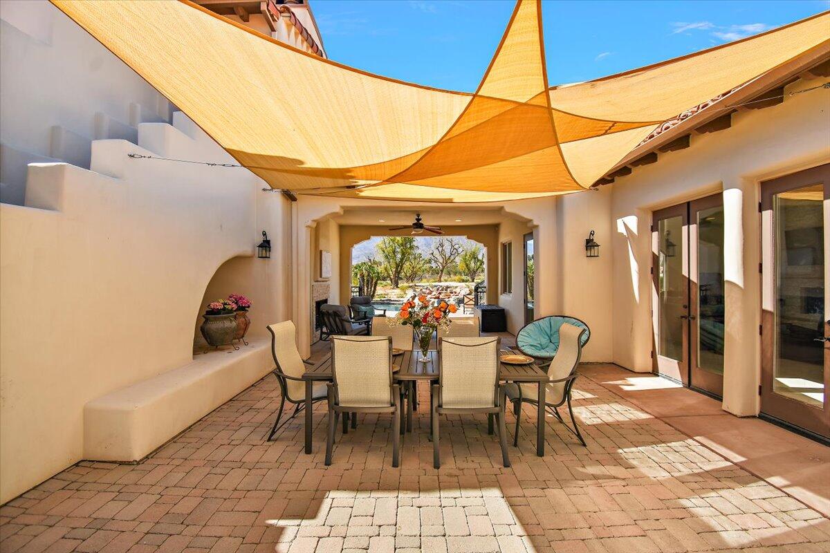 La Quinta, California 92253, United States, 5 Bedrooms Bedrooms, ,5 BathroomsBathrooms,Residential,Pending,102591