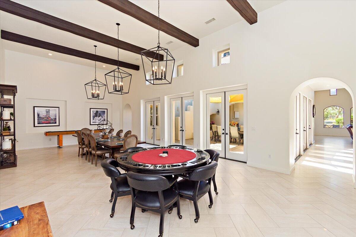 La Quinta, California 92253, United States, 5 Bedrooms Bedrooms, ,5 BathroomsBathrooms,Residential,Pending,102591