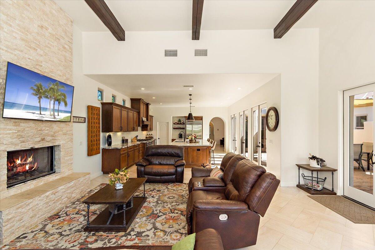 La Quinta, California 92253, United States, 5 Bedrooms Bedrooms, ,5 BathroomsBathrooms,Residential,Pending,102591