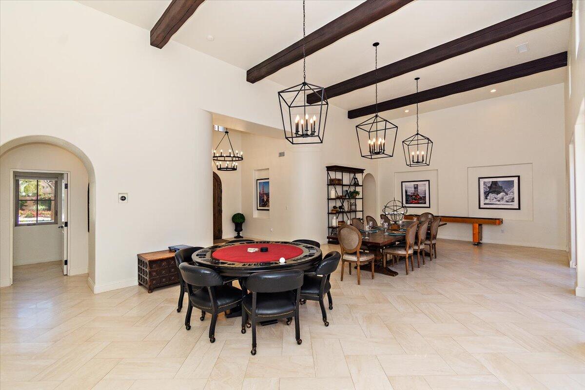 La Quinta, California 92253, United States, 5 Bedrooms Bedrooms, ,5 BathroomsBathrooms,Residential,Pending,102591