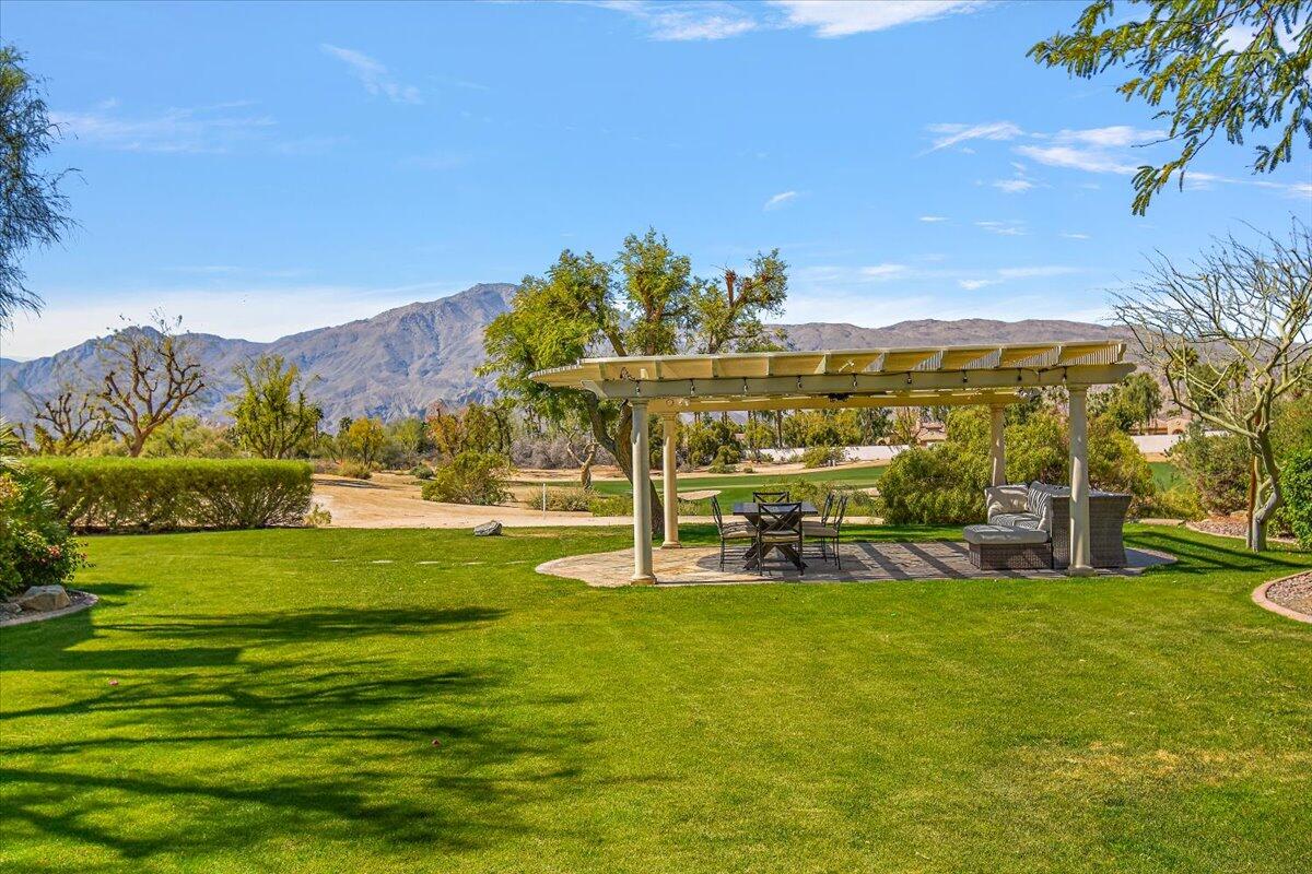 La Quinta, California 92253, United States, 5 Bedrooms Bedrooms, ,5 BathroomsBathrooms,Residential,Pending,102591