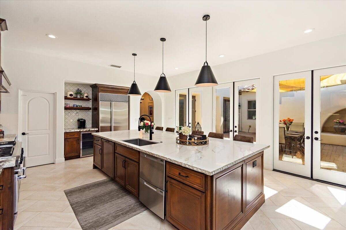 La Quinta, California 92253, United States, 5 Bedrooms Bedrooms, ,5 BathroomsBathrooms,Residential,Pending,102591