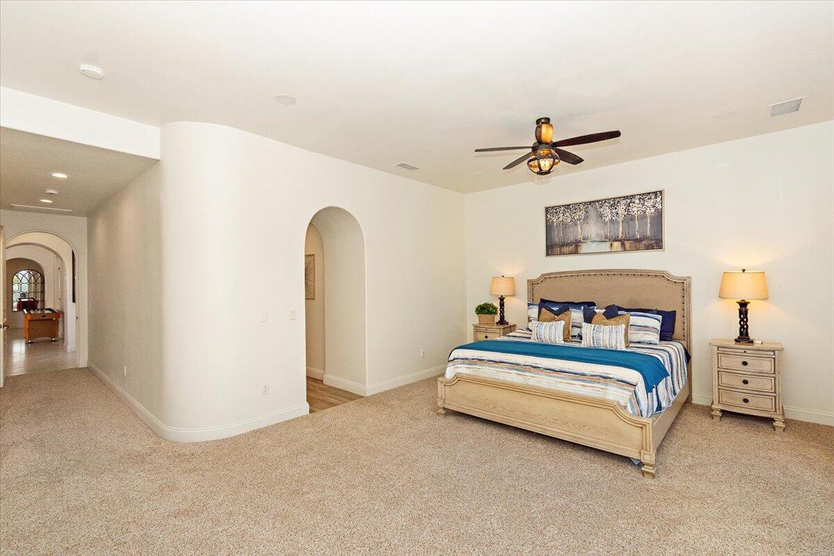 La Quinta, California 92253, United States, 5 Bedrooms Bedrooms, ,5 BathroomsBathrooms,Residential,Pending,102591