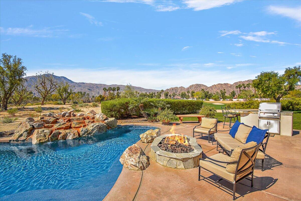 La Quinta, California 92253, United States, 5 Bedrooms Bedrooms, ,5 BathroomsBathrooms,Residential,Pending,102591