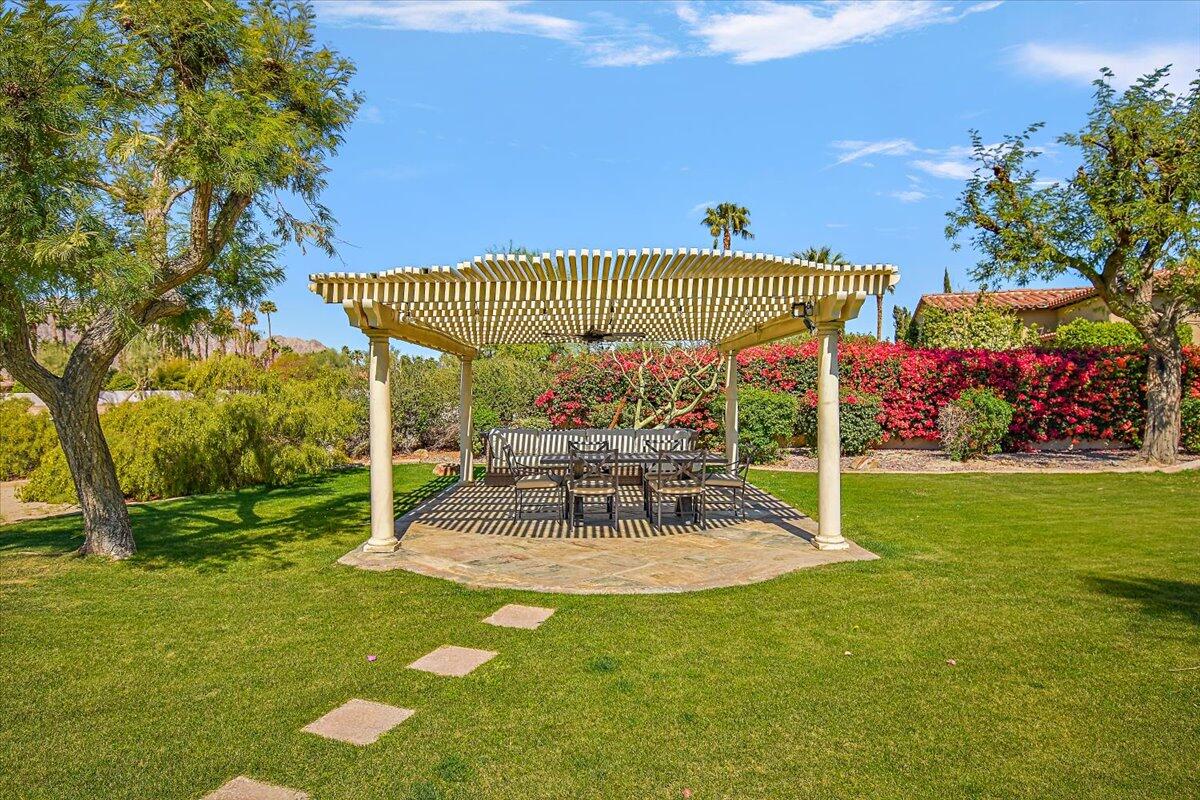 La Quinta, California 92253, United States, 5 Bedrooms Bedrooms, ,5 BathroomsBathrooms,Residential,Pending,102591