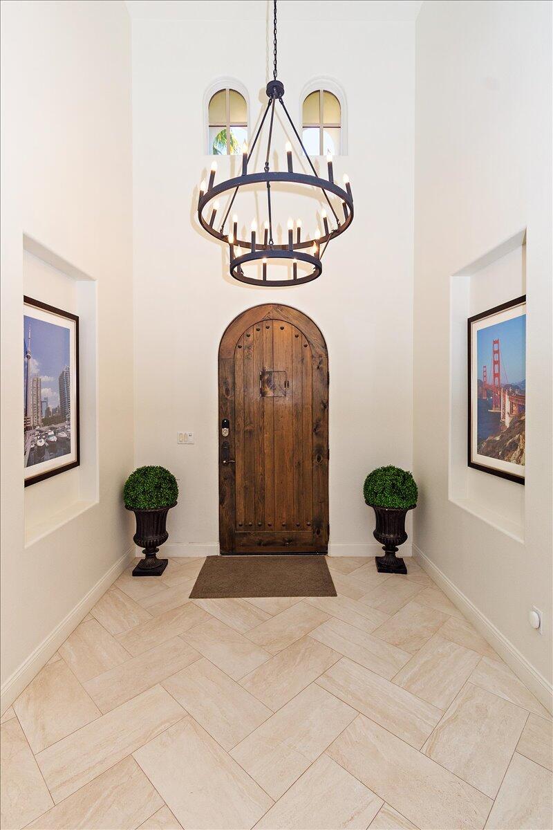 La Quinta, California 92253, United States, 5 Bedrooms Bedrooms, ,5 BathroomsBathrooms,Residential,Pending,102591