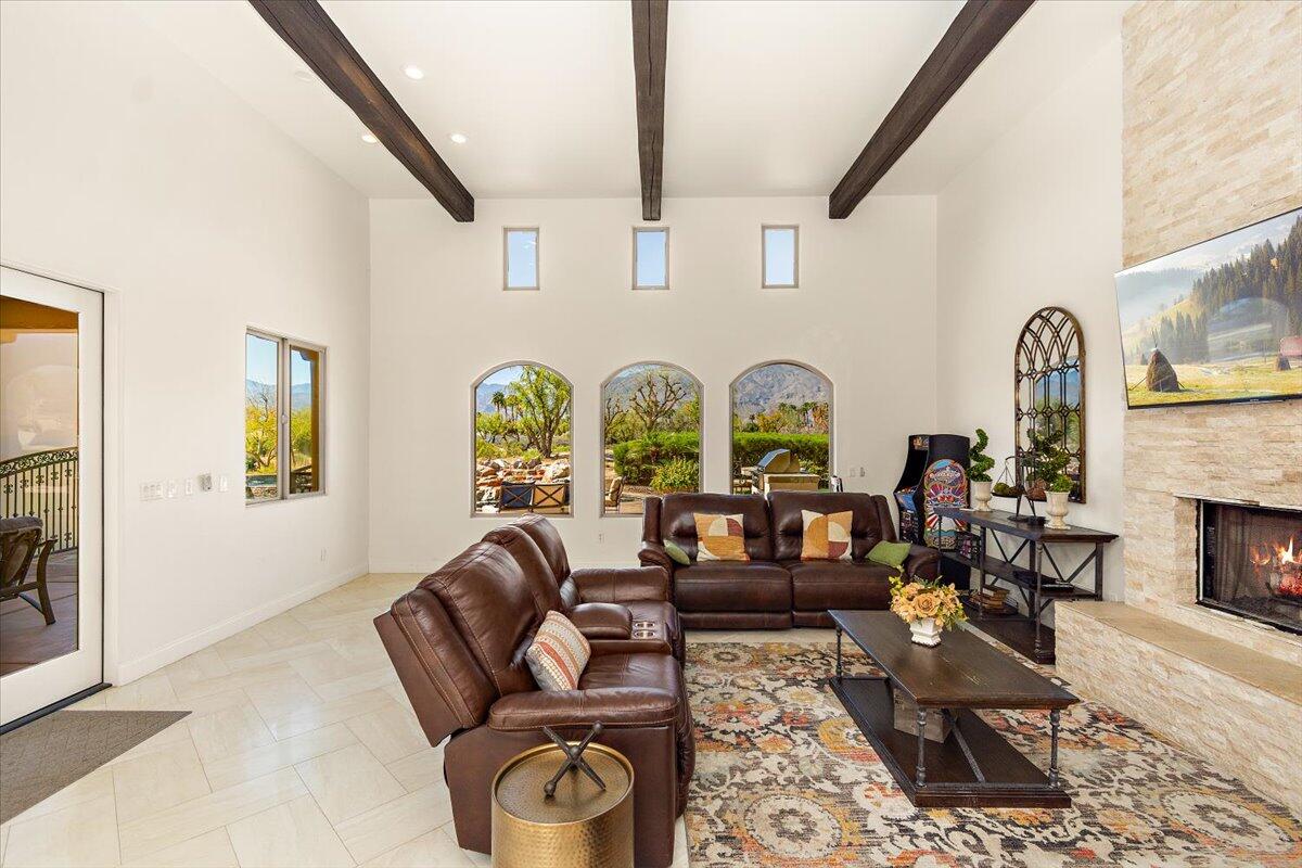 La Quinta, California 92253, United States, 5 Bedrooms Bedrooms, ,5 BathroomsBathrooms,Residential,Pending,102591