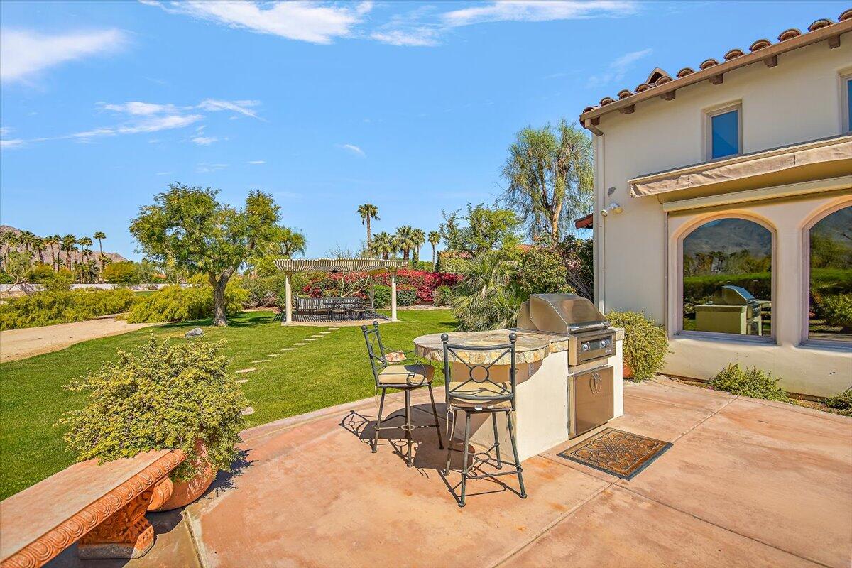 La Quinta, California 92253, United States, 5 Bedrooms Bedrooms, ,5 BathroomsBathrooms,Residential,Pending,102591