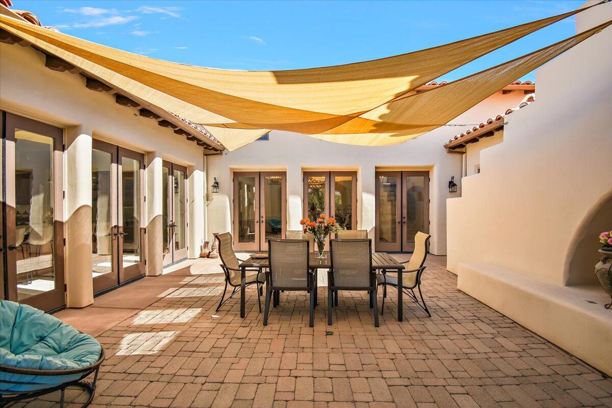 La Quinta, California 92253, United States, 5 Bedrooms Bedrooms, ,5 BathroomsBathrooms,Residential,Pending,102591