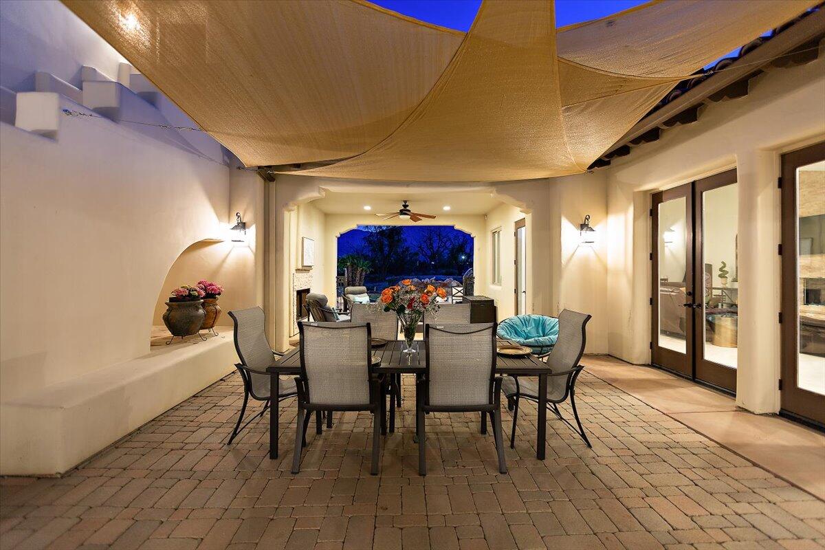 La Quinta, California 92253, United States, 5 Bedrooms Bedrooms, ,5 BathroomsBathrooms,Residential,Pending,102591