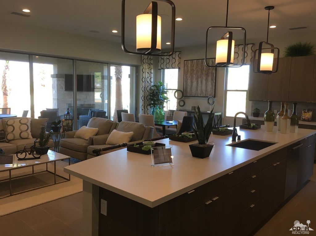 listing image 10995894945325404537