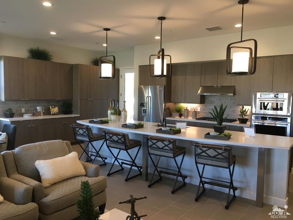 listing image 10996222548833877818