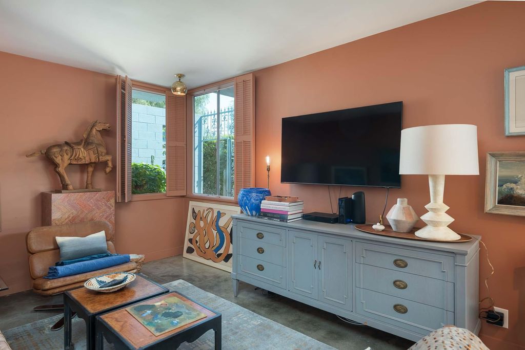 listing image 10998215648086800492