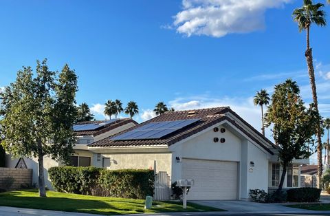 Single Family Residence in Palm Desert CA 43721 Via Montego.jpg