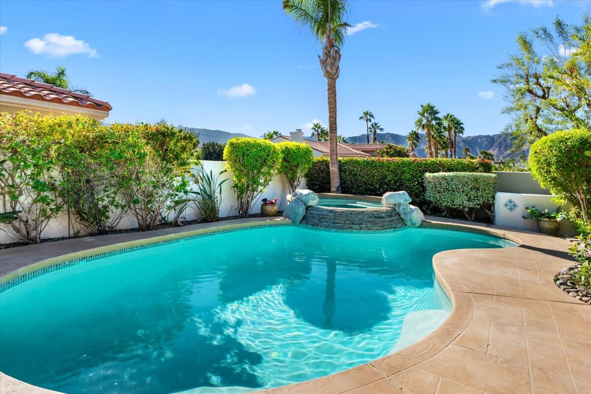 La Quinta, California 92253, United States, 3 Bedrooms Bedrooms, ,3 BathroomsBathrooms,Residential,Active,238758