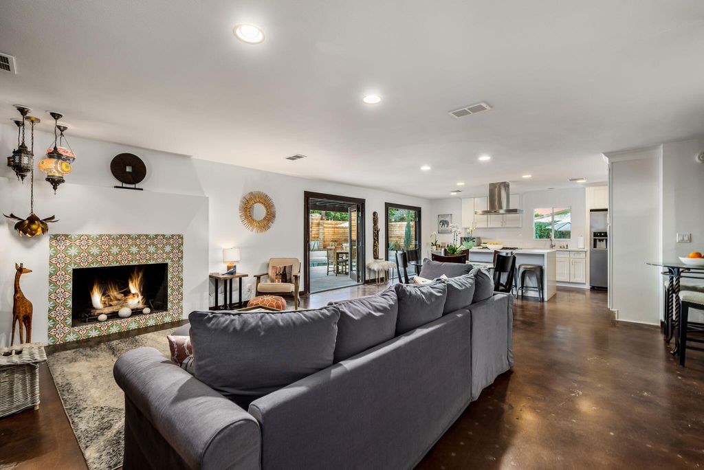 Photo of 46500 Cameo Palms Drive, La Quinta, CA 92253 (MLS # 219140994)