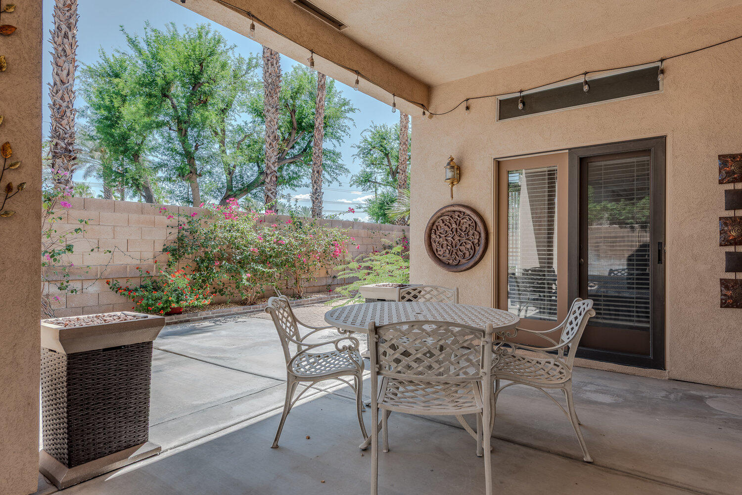 Indio, California 92201, United States, 2 Bedrooms Bedrooms, ,2 BathroomsBathrooms,Residential,Active,241411