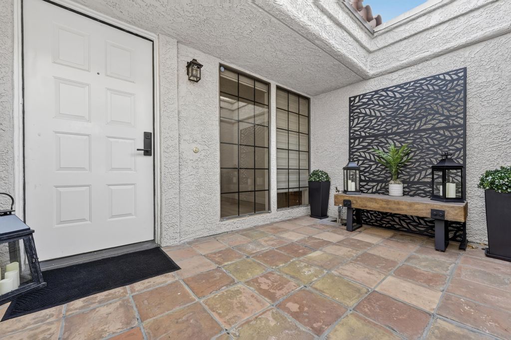 Photo of 48119 Calle Seranas, La Quinta, CA 92253 (MLS # 219142425)