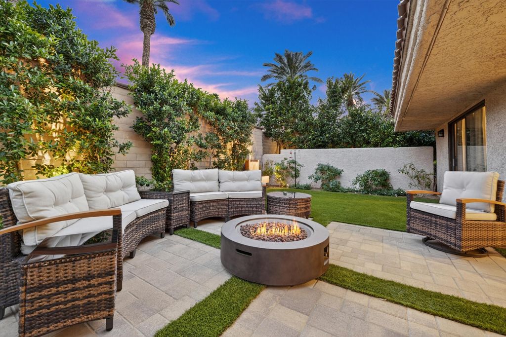 Photo of 48119 Calle Seranas, La Quinta, CA 92253 (MLS # 219142425)