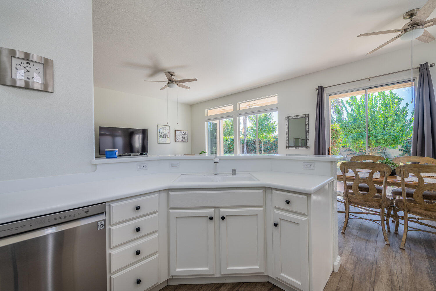 Indio, California 92201, United States, 2 Bedrooms Bedrooms, ,2 BathroomsBathrooms,Residential,Active,241406