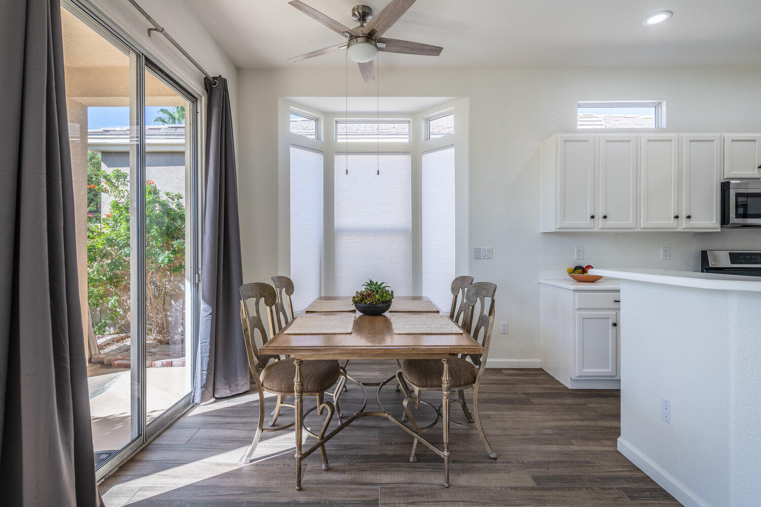 Indio, California 92201, United States, 2 Bedrooms Bedrooms, ,2 BathroomsBathrooms,Residential,Active,241406