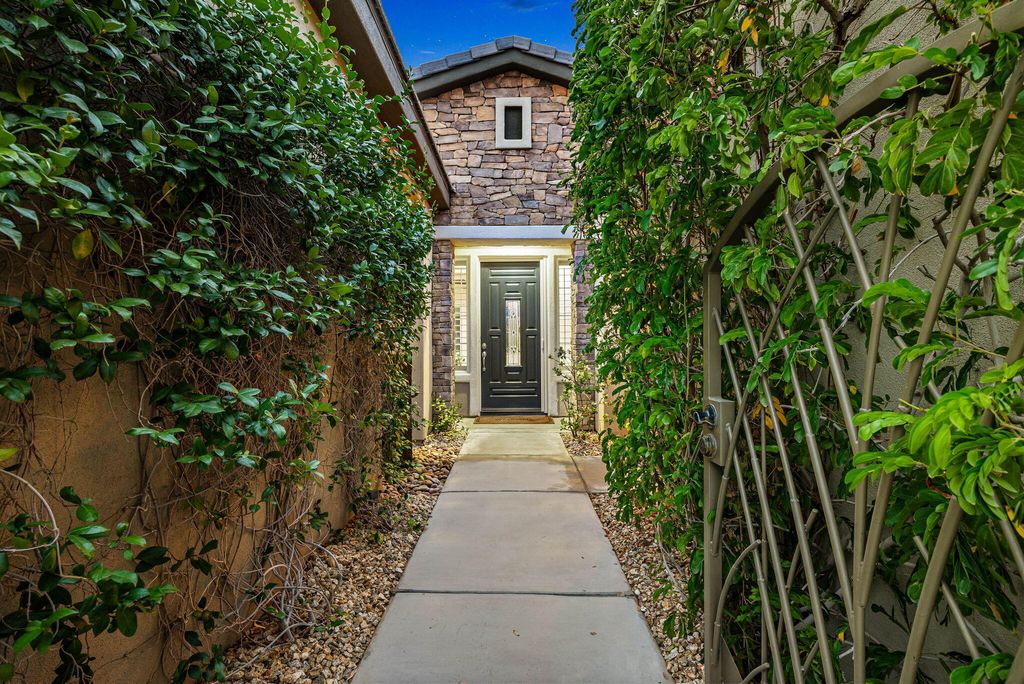 Photo of 81196 Victoria Lane, La Quinta, CA 92253 (MLS # 219139150)