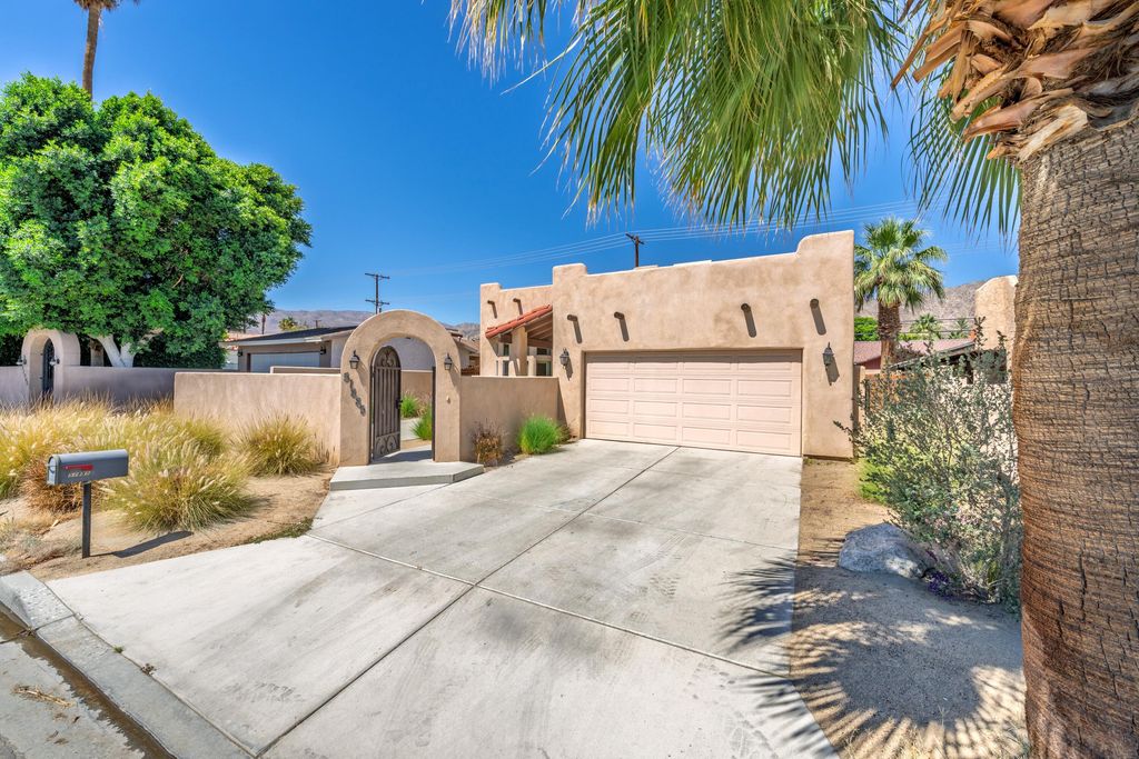 Photo of 51885 Avenida Bermudas, La Quinta, CA 92253 (MLS # 219129579)