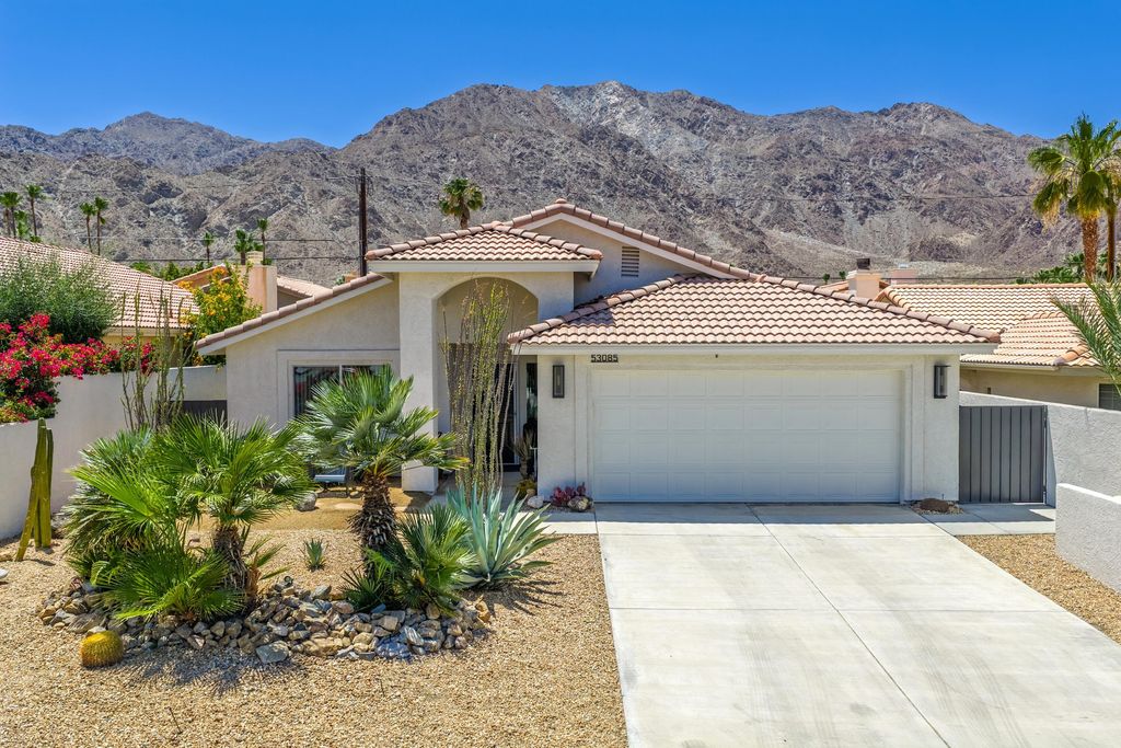 Photo of 53085 Avenida Rubio, La Quinta, CA 92253 (MLS # 219148746)