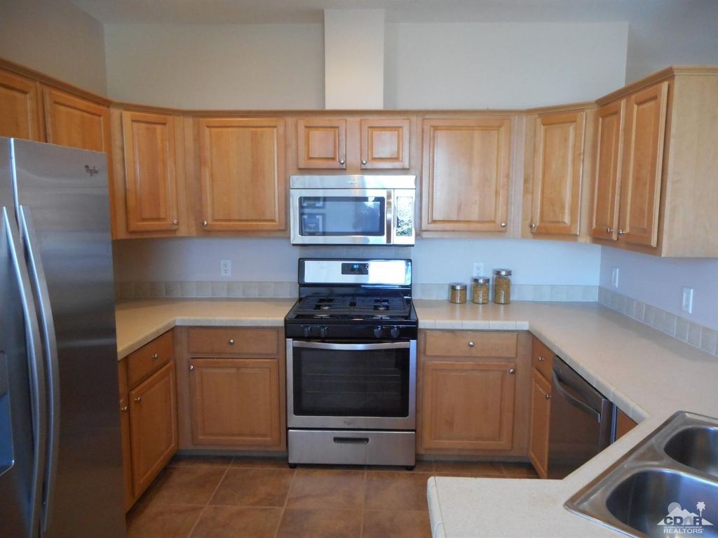 listing image 10990948564175427662
