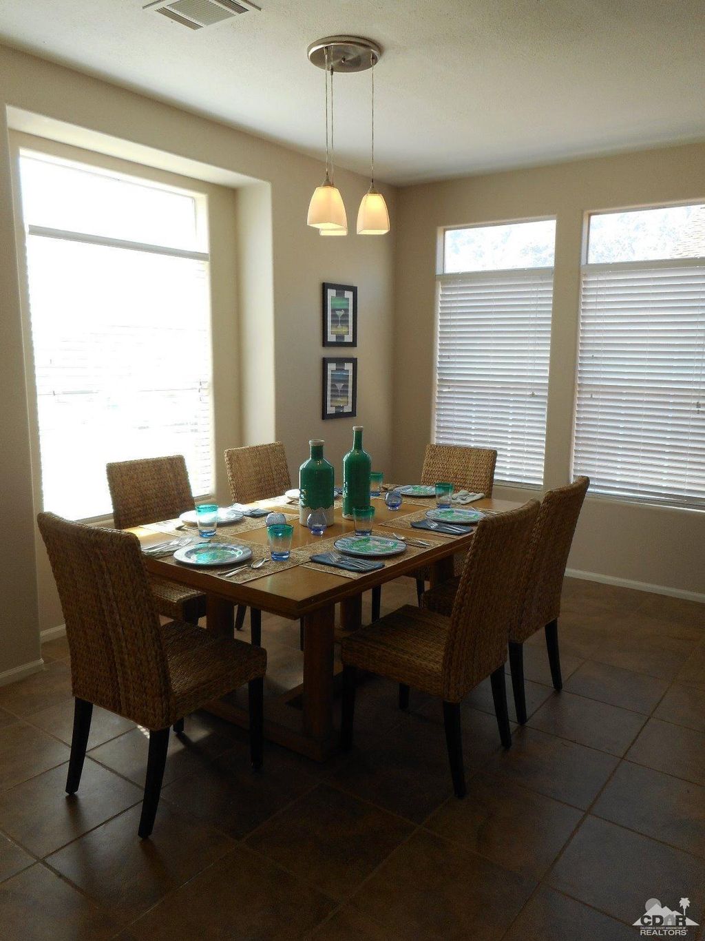 listing image 10999337636937744458