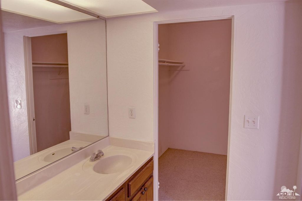 listing image 10993155384796015934