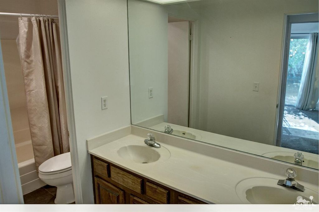 listing image 10998364514772686232