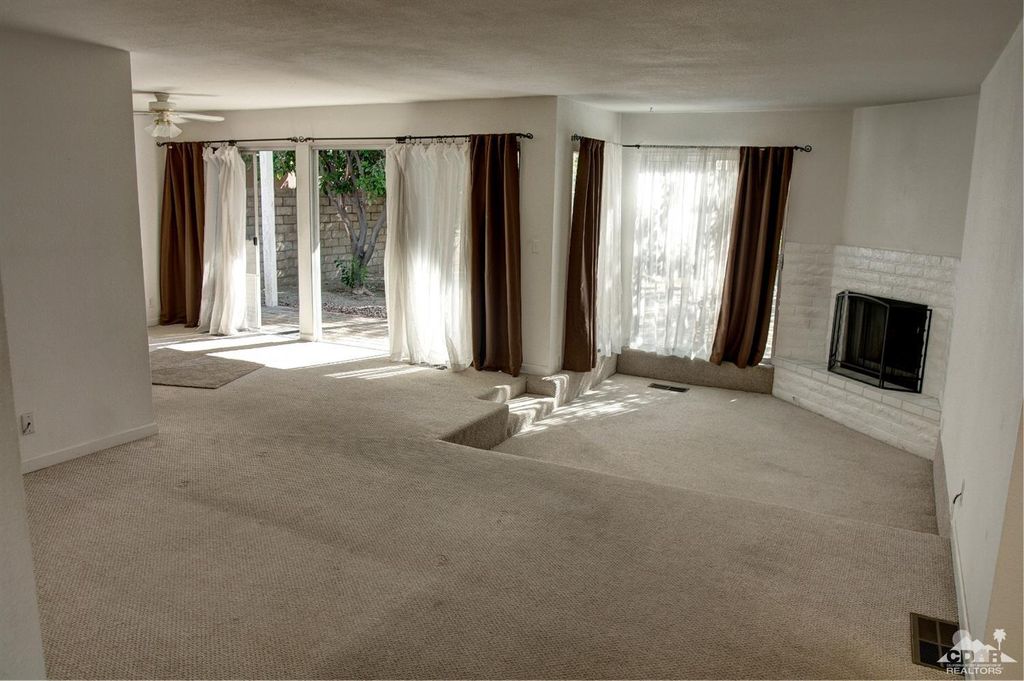 listing image 10995299847870471323