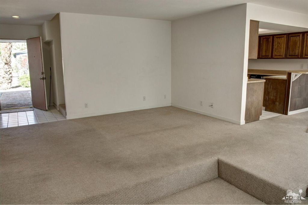 listing image 10993873097538600227