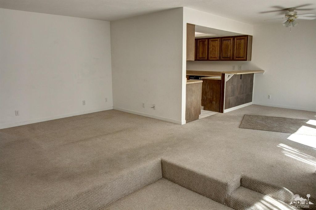 listing image 10992022626056852883