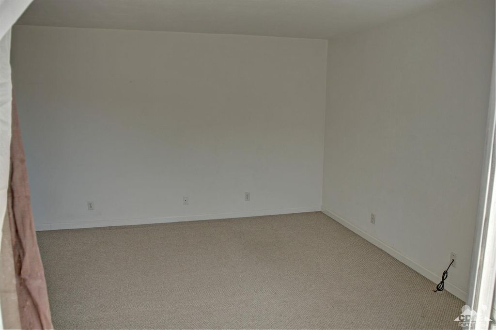 listing image 10994161630311487014