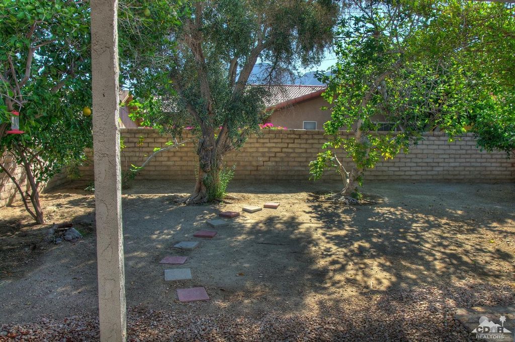 listing image 10995441898065401644