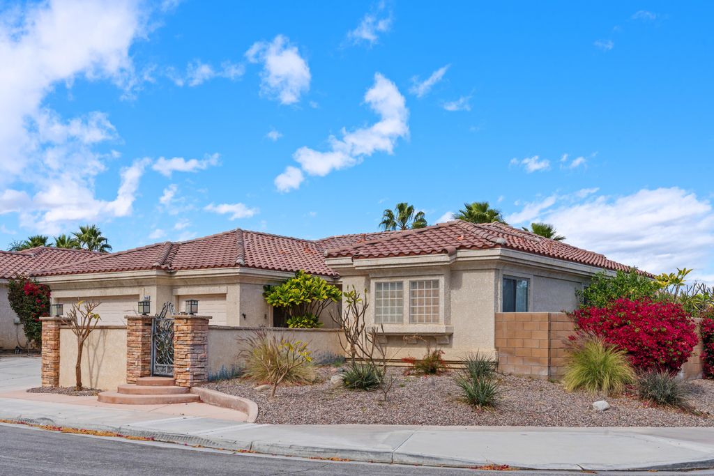 Photo of 79480 Calle Sonrisa, La Quinta, CA 92253 (MLS # 219144645)