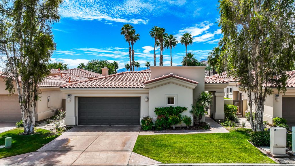 Photo of 54048 Riviera Way, La Quinta, CA 92253 (MLS # 219146963)