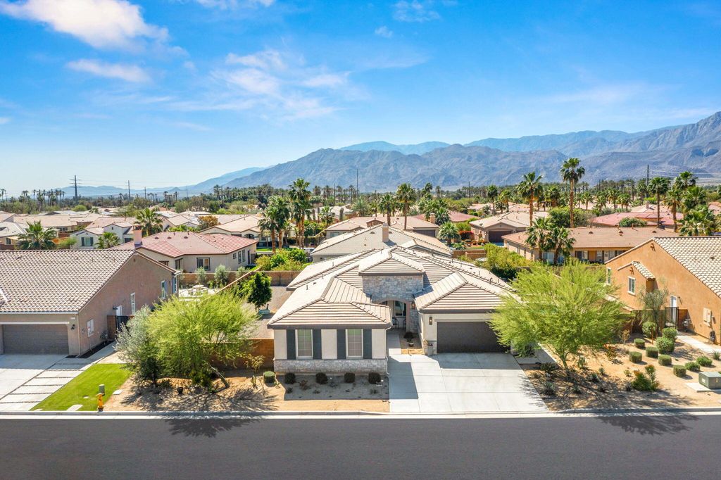 Photo of 81855 Vida Bella Drive, La Quinta, CA 92253 (MLS # 219144937)